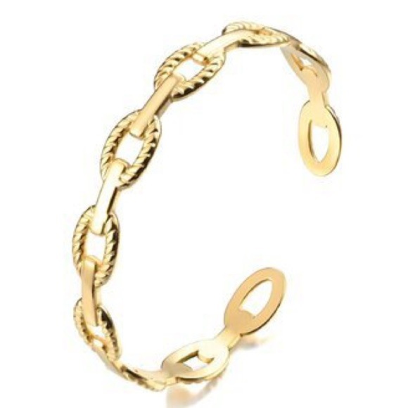 Elegant Gold Chain Bangle - Picture 1 of 1